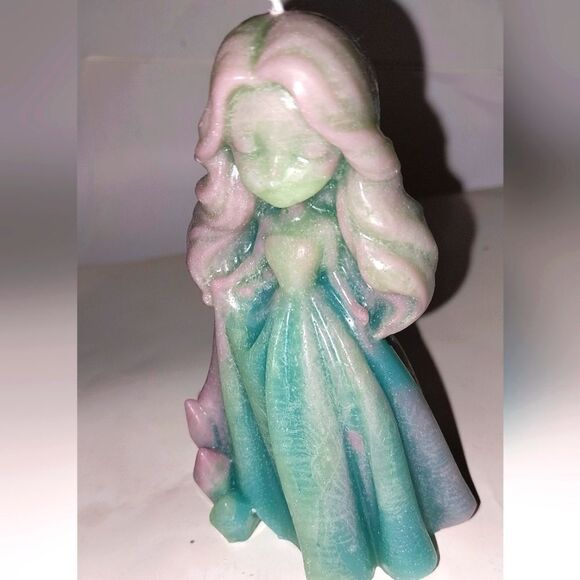 Hand crafted limited edition whimsical princess candle - Picture 7 of 7